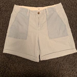 Gap Girlfriend Chino Shorts Seersucker Print